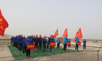 新時(shí)期絲綢之路經(jīng)濟(jì)帶的重要一環(huán)  阿阿鐵路正式開始鋪軌