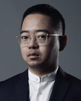 穿著西裝筆挺的男子

描述已自動(dòng)生成