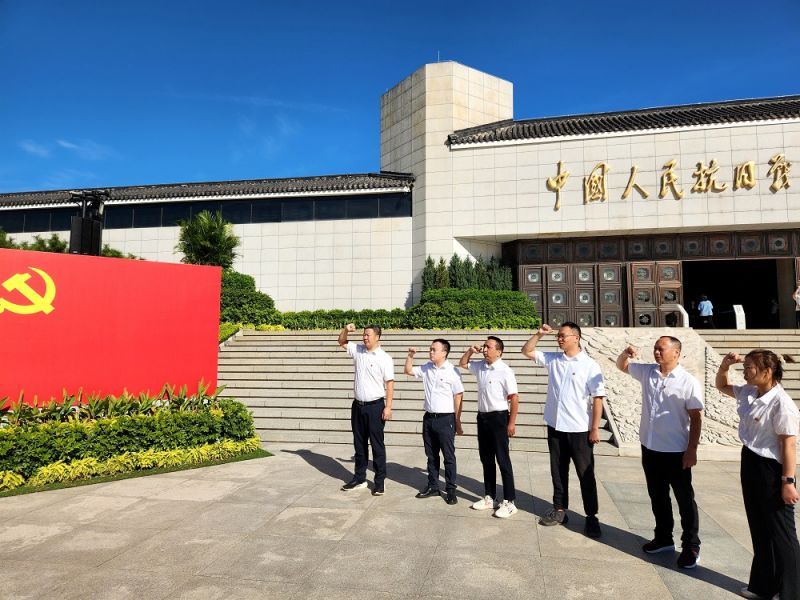 參觀抗日戰(zhàn)爭(zhēng)紀(jì)念館照片（李洪川攝） (4).jpg