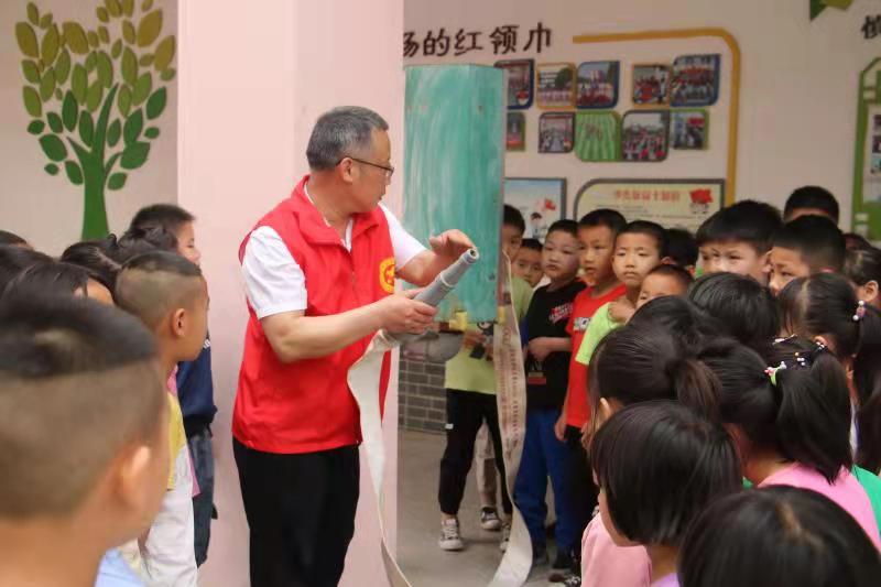 鹿寨大隊積極參與  多措并舉助力創(chuàng)城