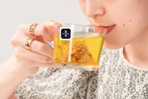 當(dāng)90后職場(chǎng)女孩遇見(jiàn)茶小開(kāi)：原來(lái)辦公室陪伴也能如此講究