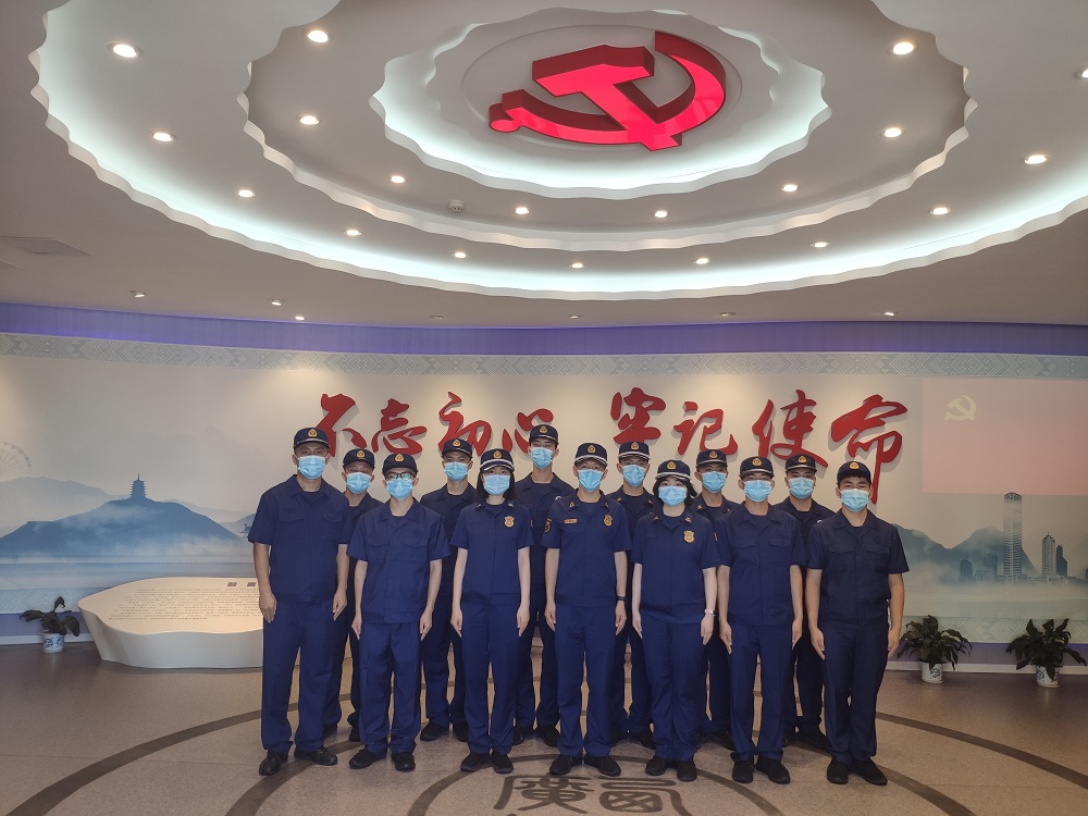 柳州市城中區(qū)消防救援大隊開展“堅守火熱初心，擔當神圣使命”主題黨日活動