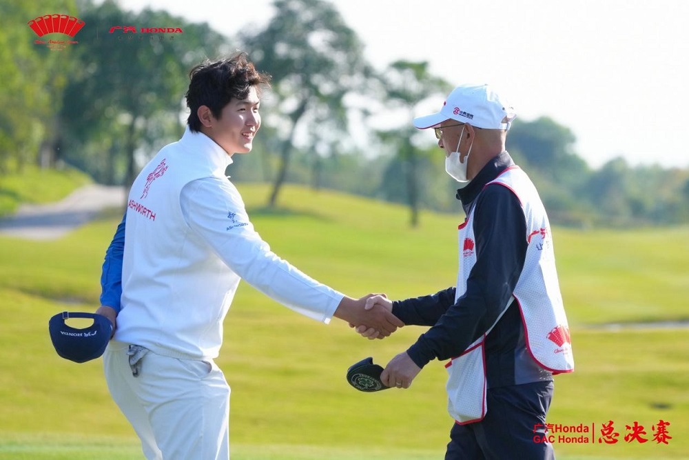 裘子航2桿優(yōu)勢領(lǐng)跑“廣汽Honda·2022中國業(yè)余公開賽·總決賽”第三輪男子組  王茜梓涵4桿領(lǐng)先女子組