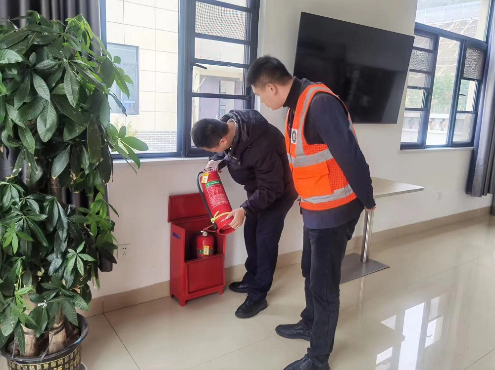 消防安全始于“心”，防患未然始于“行”—江西交投集團(tuán)信豐西收費(fèi)所“三抓三促”開展消防宣傳月系列活動
